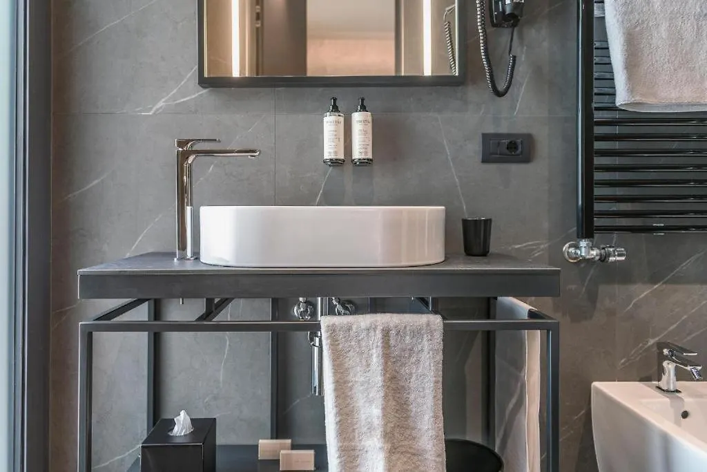 Hotiday Room Collection - Milano Cinque Giornate 4*, Milan Italy