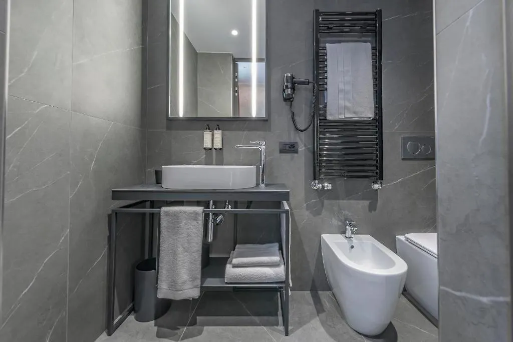 Hotel Hotiday Room Collection - Milano Cinque Giornate