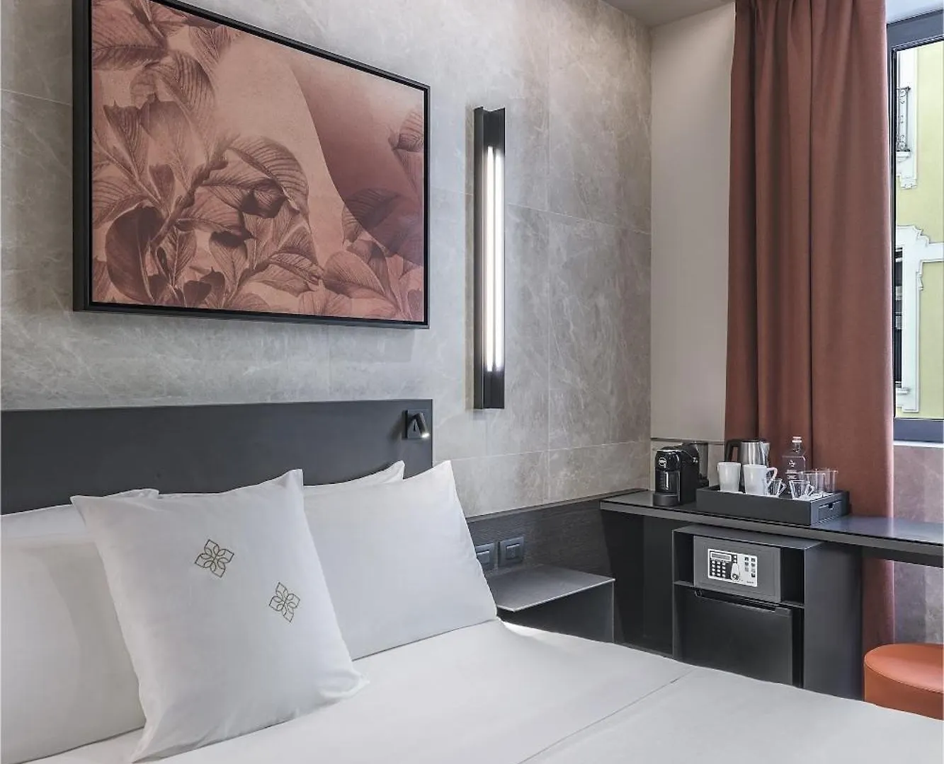 Hotiday Room Collection - Milano Cinque Giornate Hotel Milan