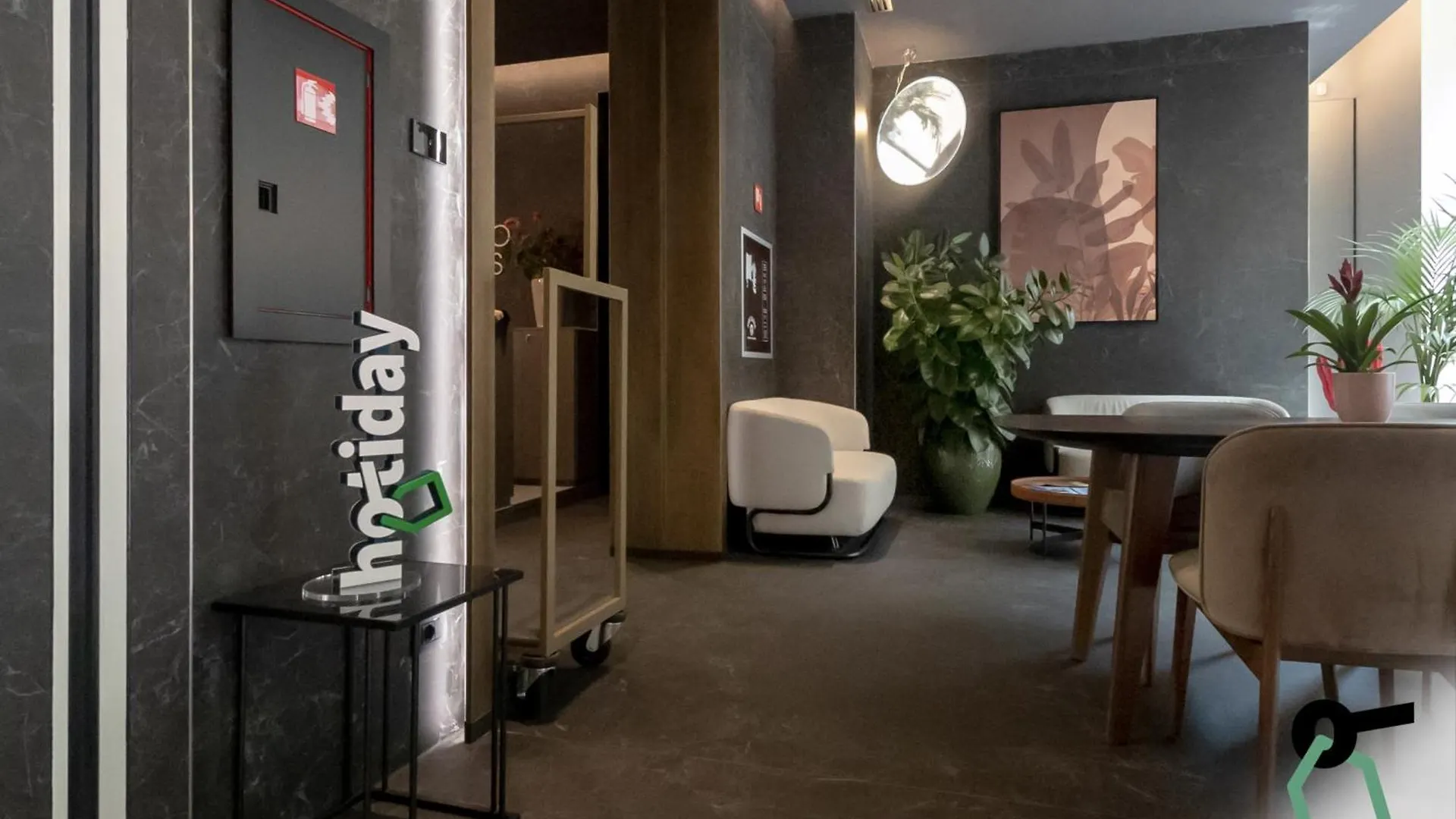 Hotiday Room Collection - Milano Cinque Giornate 4*, ミラノ